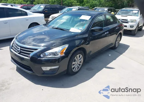 2015 Nissan Altima 2.5/2.5 S/2.5 Sl/2.5 Sv z USA, uszkodzony, nr VIN 1N4AL3AP7FC496713